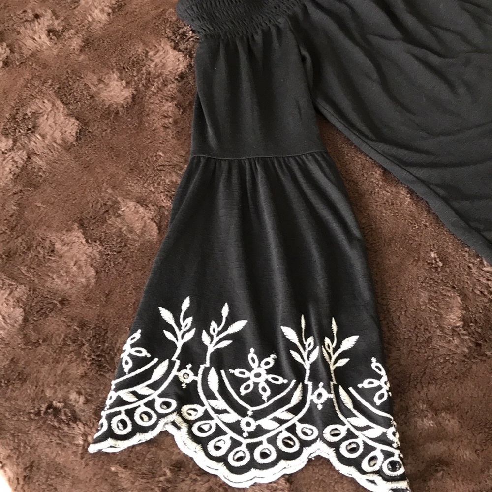 White House Black Market-XS    NWOT